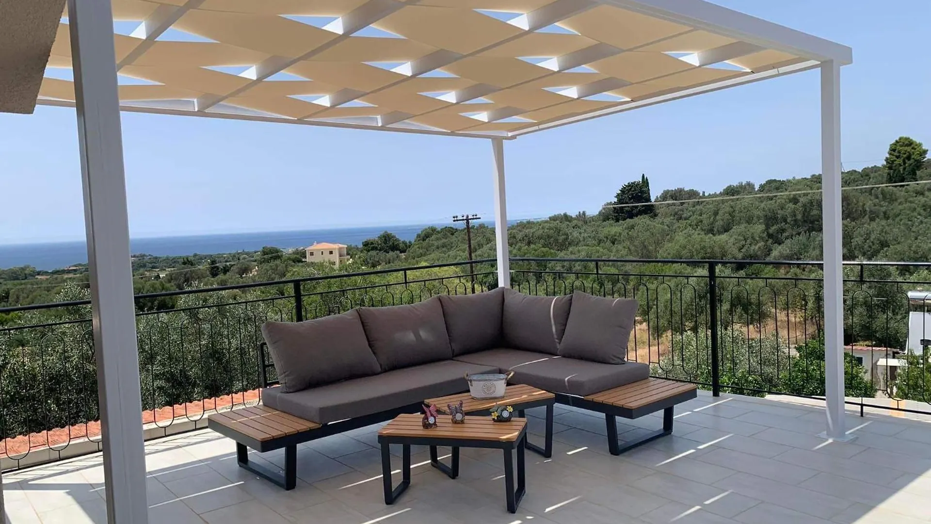 Moulinos Loft Apartment Svoronata
